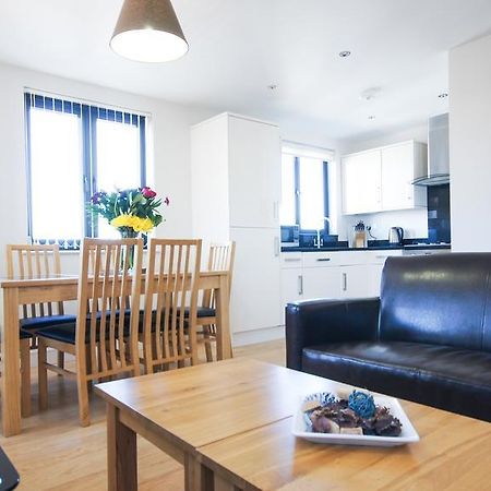 Crompton House Apartments Edgware Exteriör bild