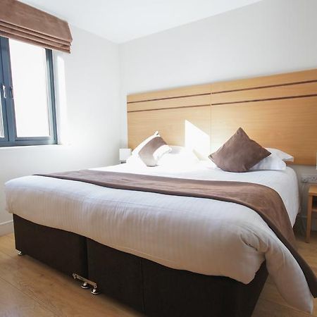 Crompton House Apartments Edgware Exteriör bild
