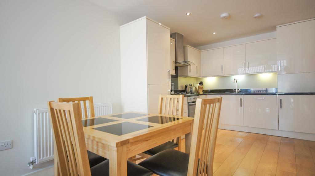 Crompton House Apartments Edgware Exteriör bild